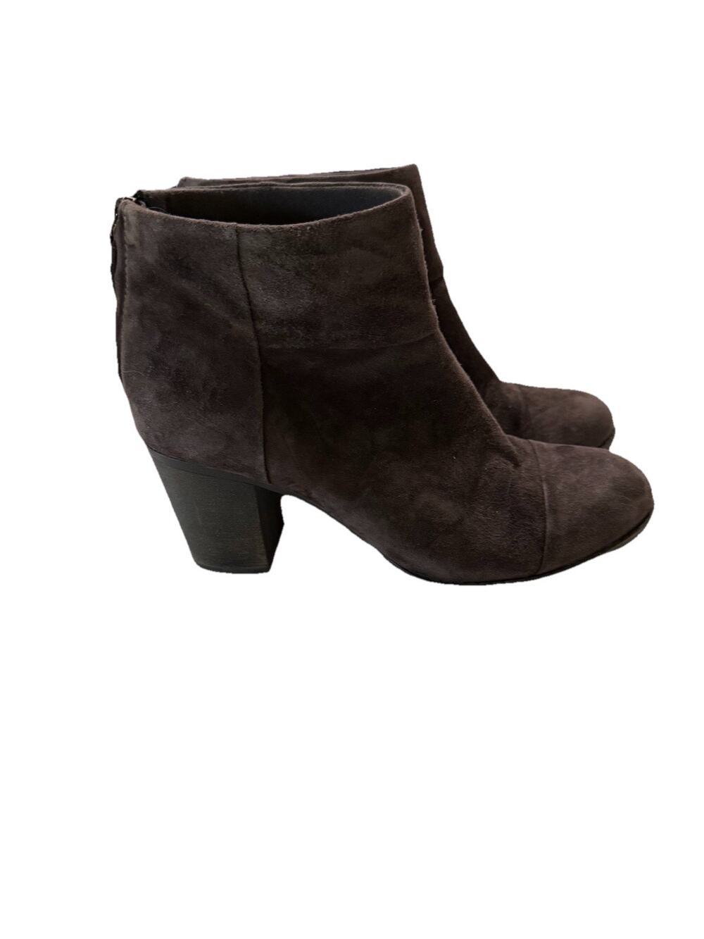 Clarks Shoes Womens 9M Brown Suede Block Heel Ankle Zip Classic Basic Booties